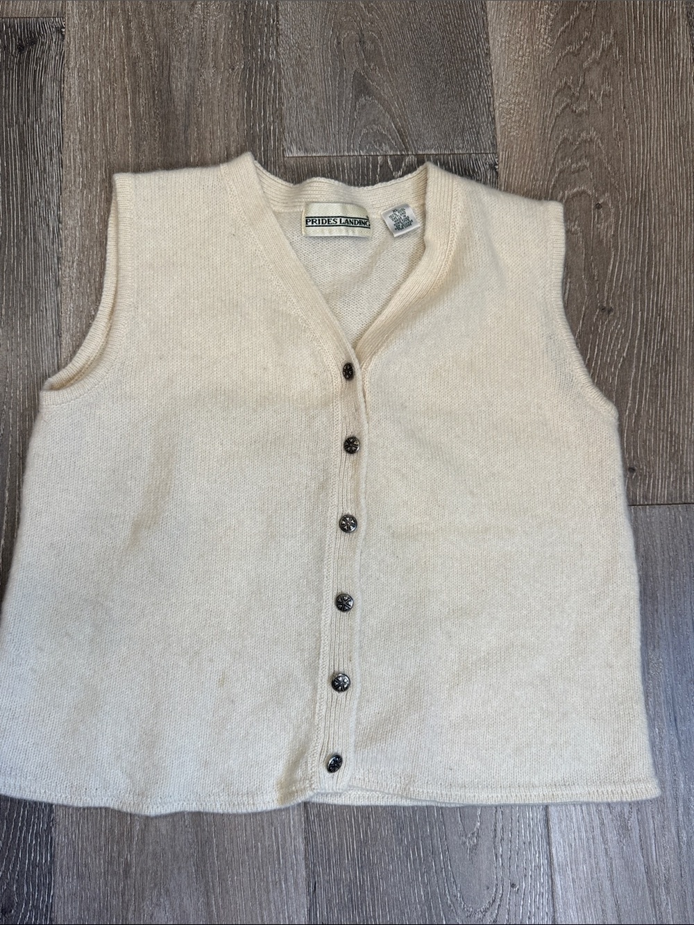 Prides Landing 100% Wool Cream V-Neck Button Cardigan 0825